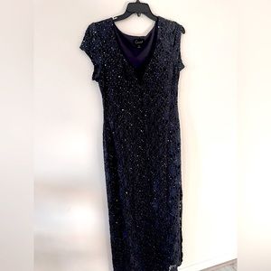 Navy blue maxi dress for weddings, and other formal gatherings.